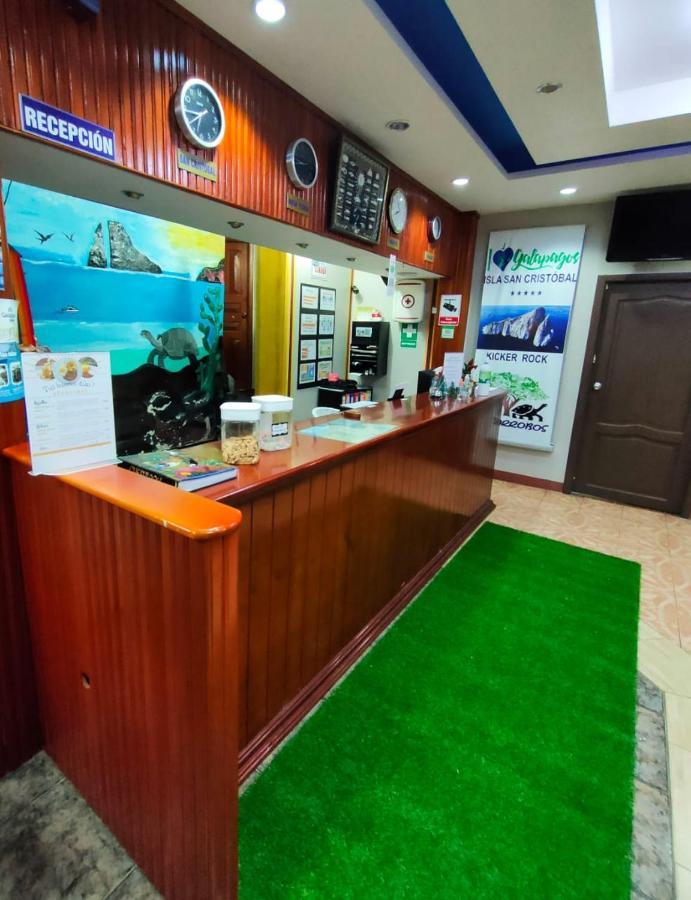 Hotel Los Algarrobos Puerto Baquerizo Moreno Eksteriør billede