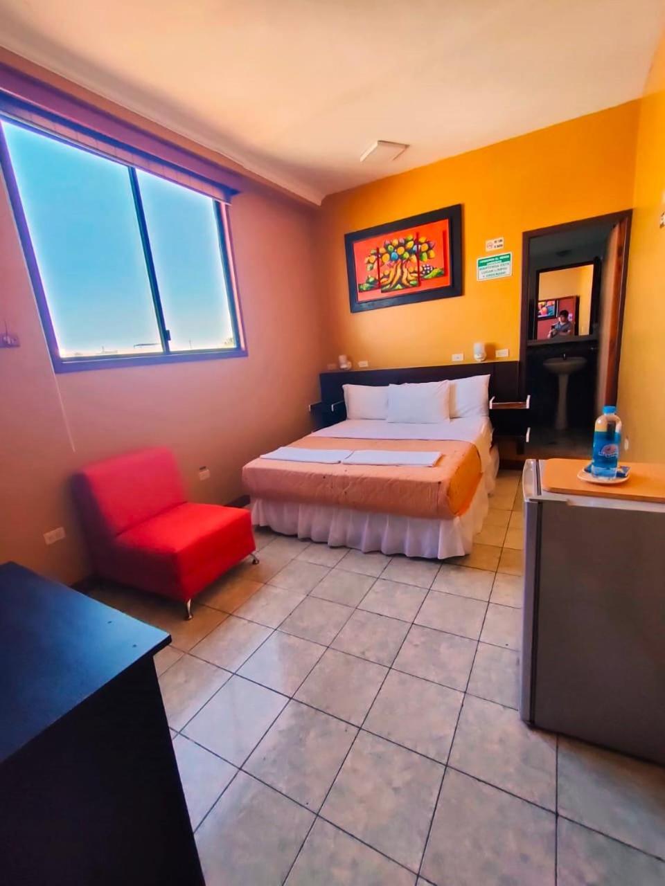 Hotel Los Algarrobos Puerto Baquerizo Moreno Eksteriør billede
