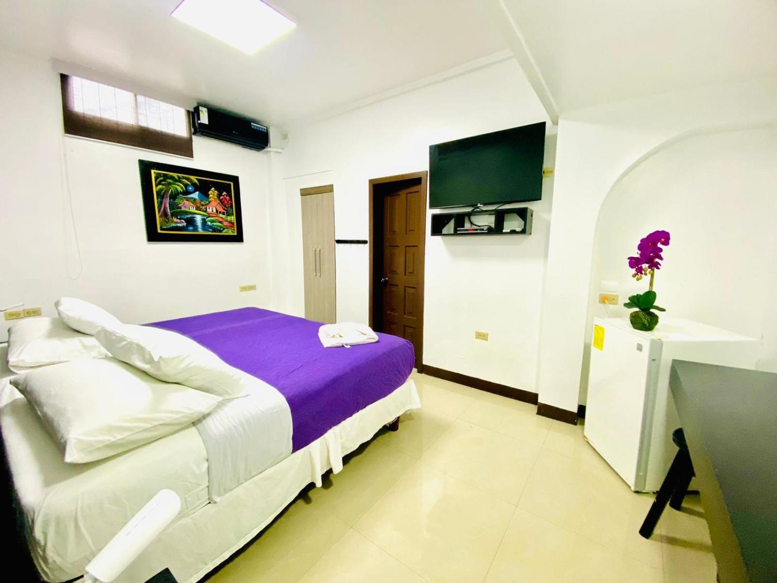 Hotel Los Algarrobos Puerto Baquerizo Moreno Eksteriør billede