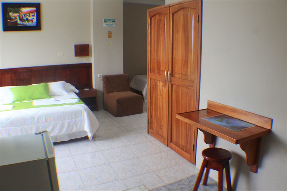 Hotel Los Algarrobos Puerto Baquerizo Moreno Eksteriør billede