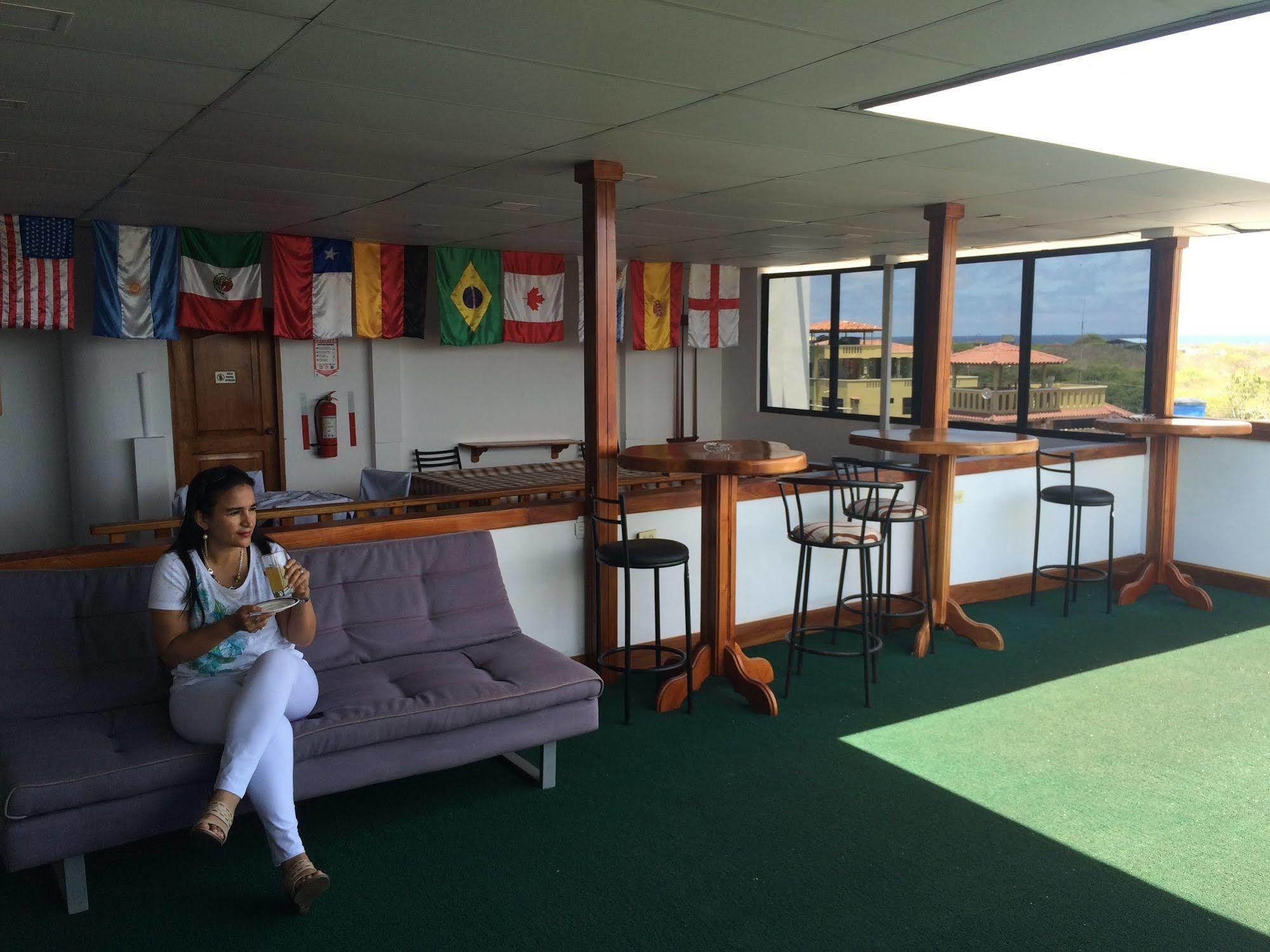 Hotel Los Algarrobos Puerto Baquerizo Moreno Eksteriør billede
