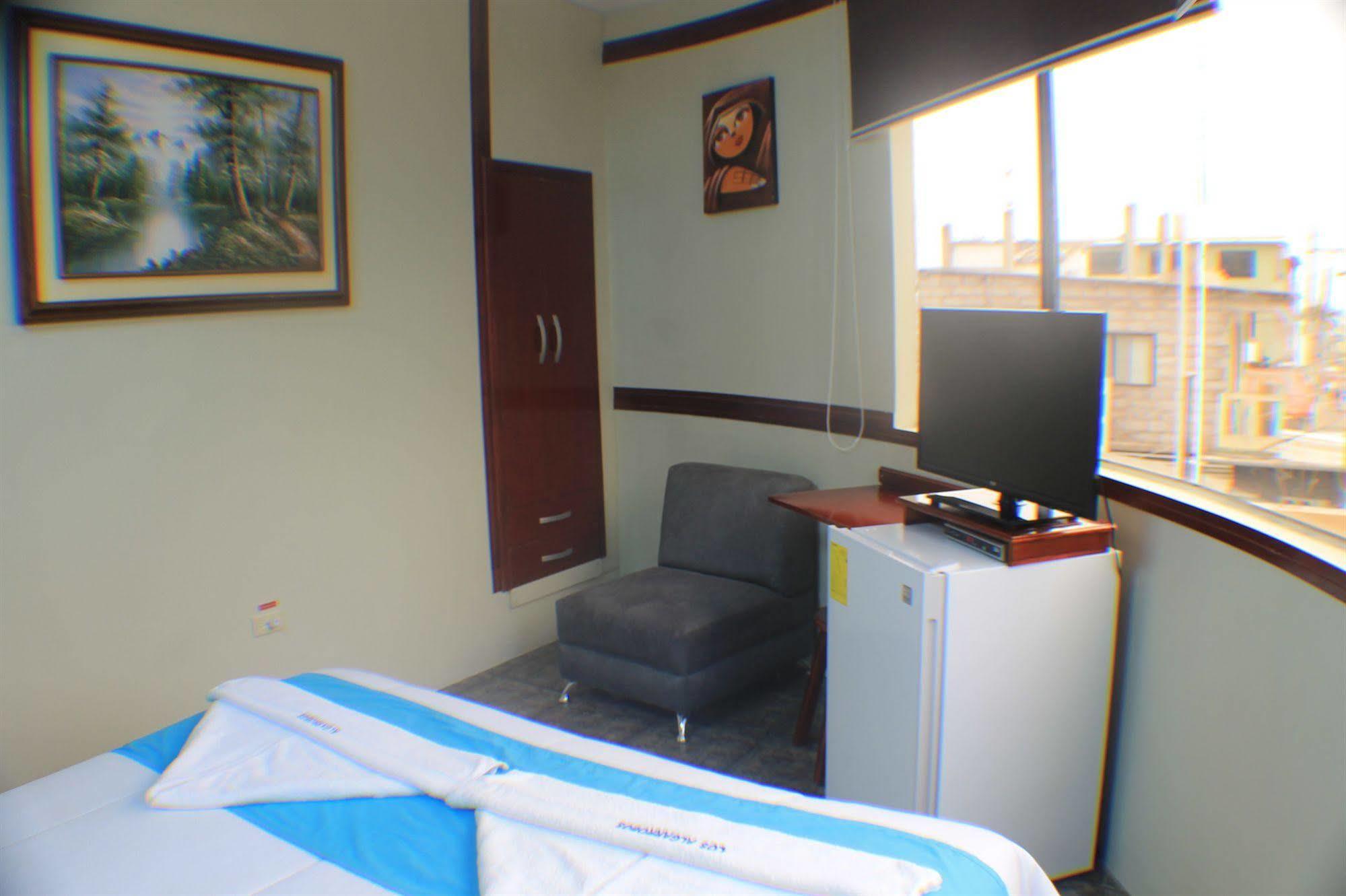 Hotel Los Algarrobos Puerto Baquerizo Moreno Eksteriør billede