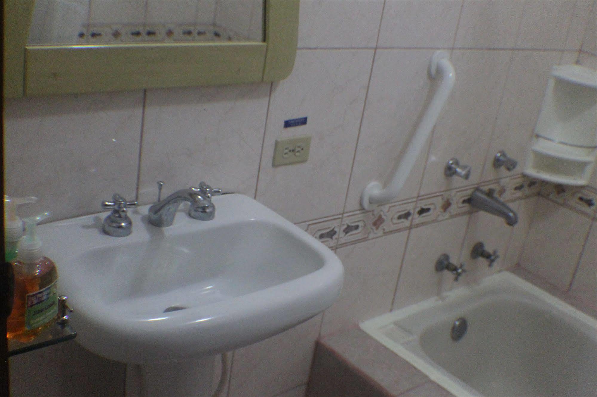 Hotel Los Algarrobos Puerto Baquerizo Moreno Eksteriør billede