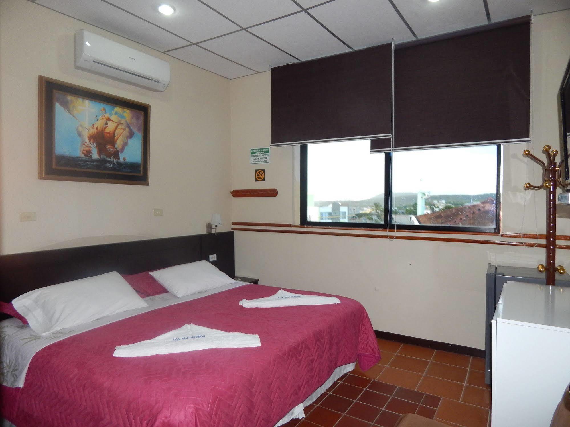 Hotel Los Algarrobos Puerto Baquerizo Moreno Eksteriør billede