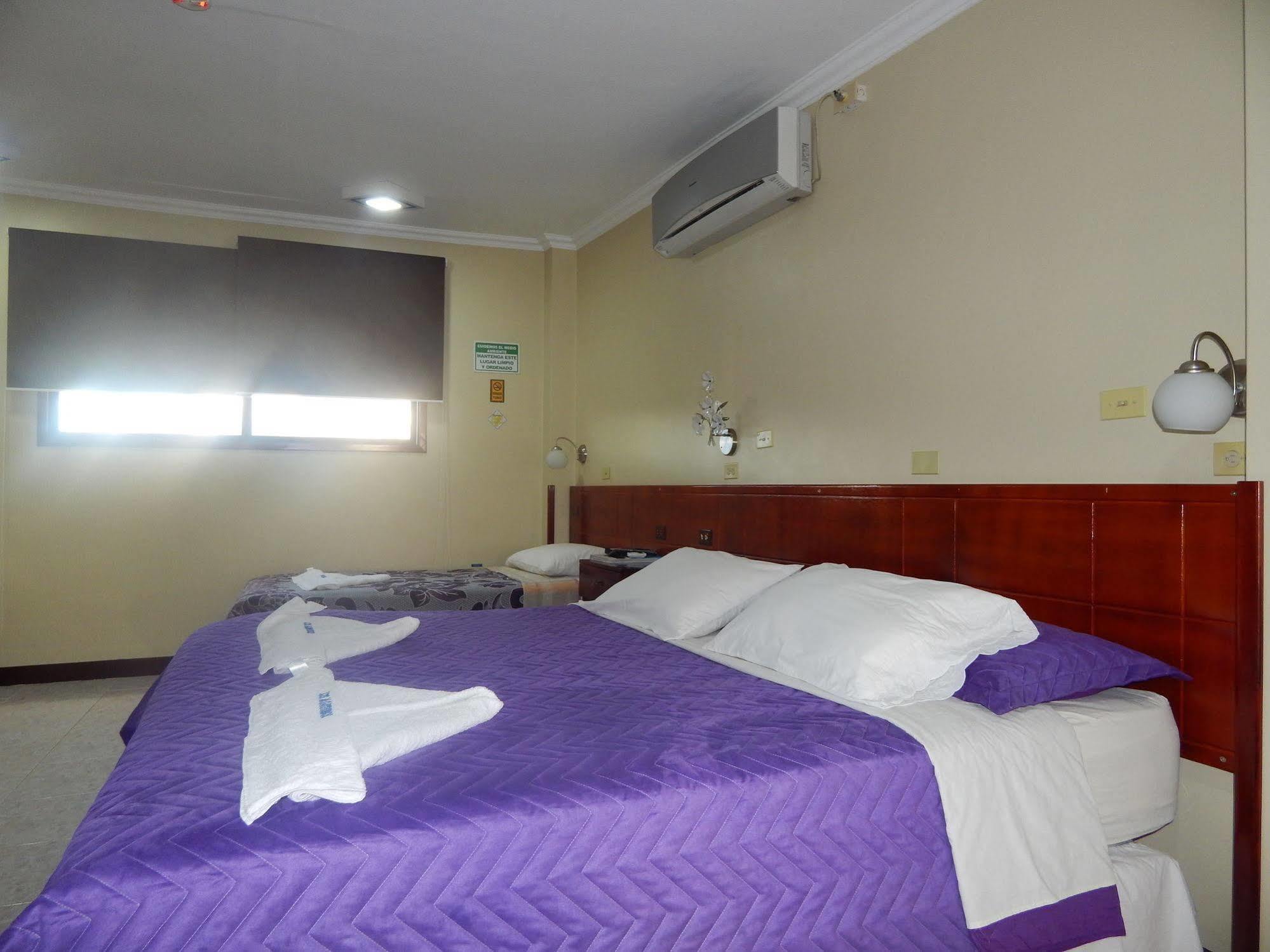 Hotel Los Algarrobos Puerto Baquerizo Moreno Eksteriør billede