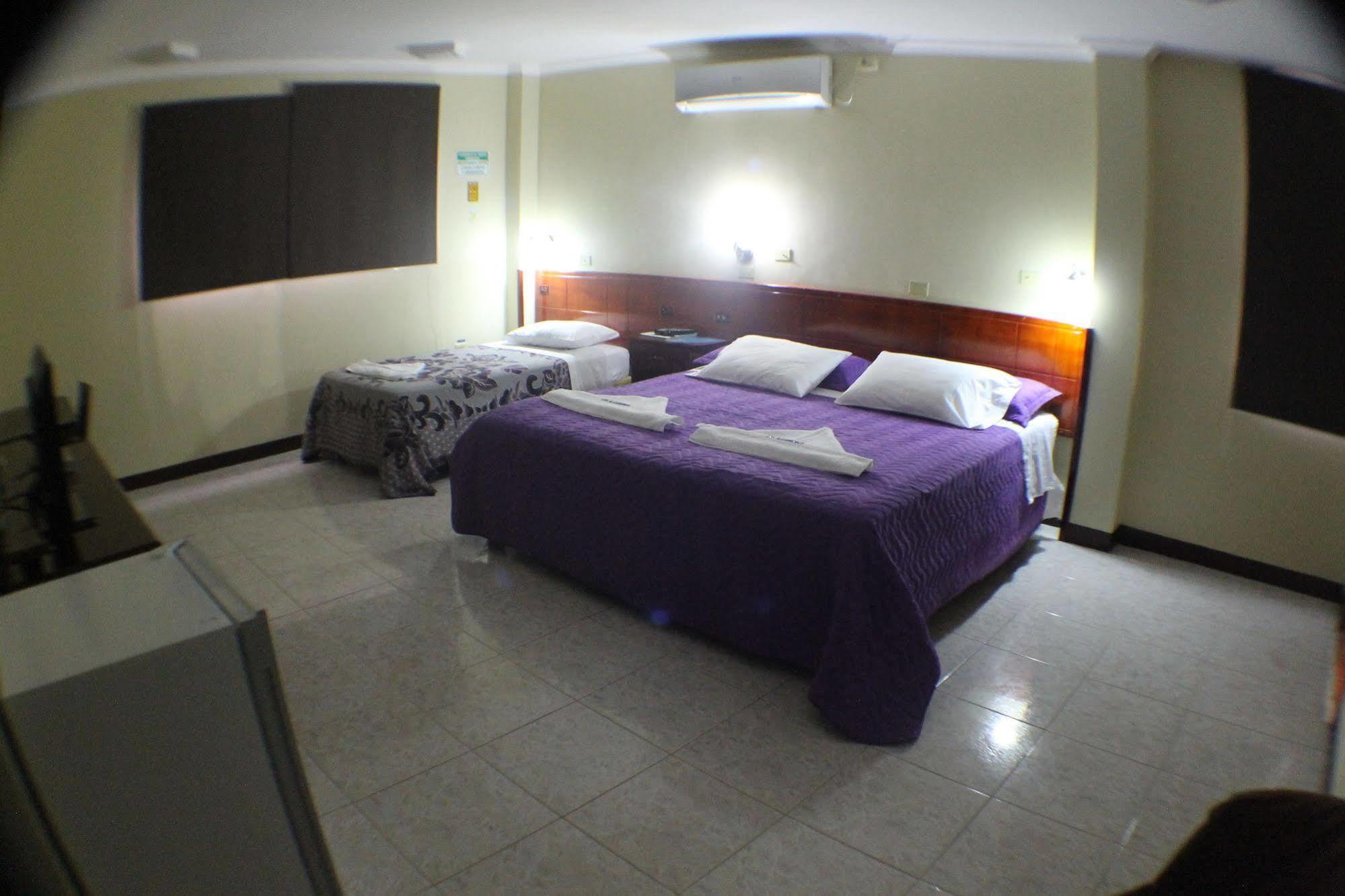 Hotel Los Algarrobos Puerto Baquerizo Moreno Eksteriør billede